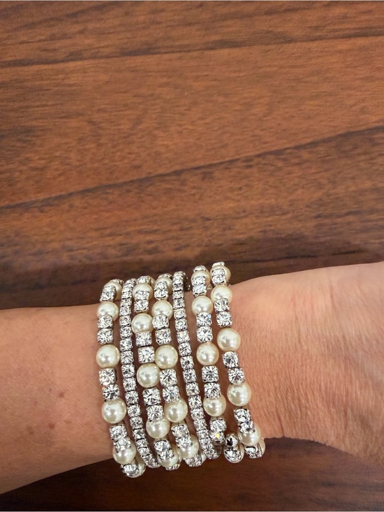 Jewelry - Pearl & Crystal Multi-Row Stretch Bracelet - White Pearls and Silver Crystals